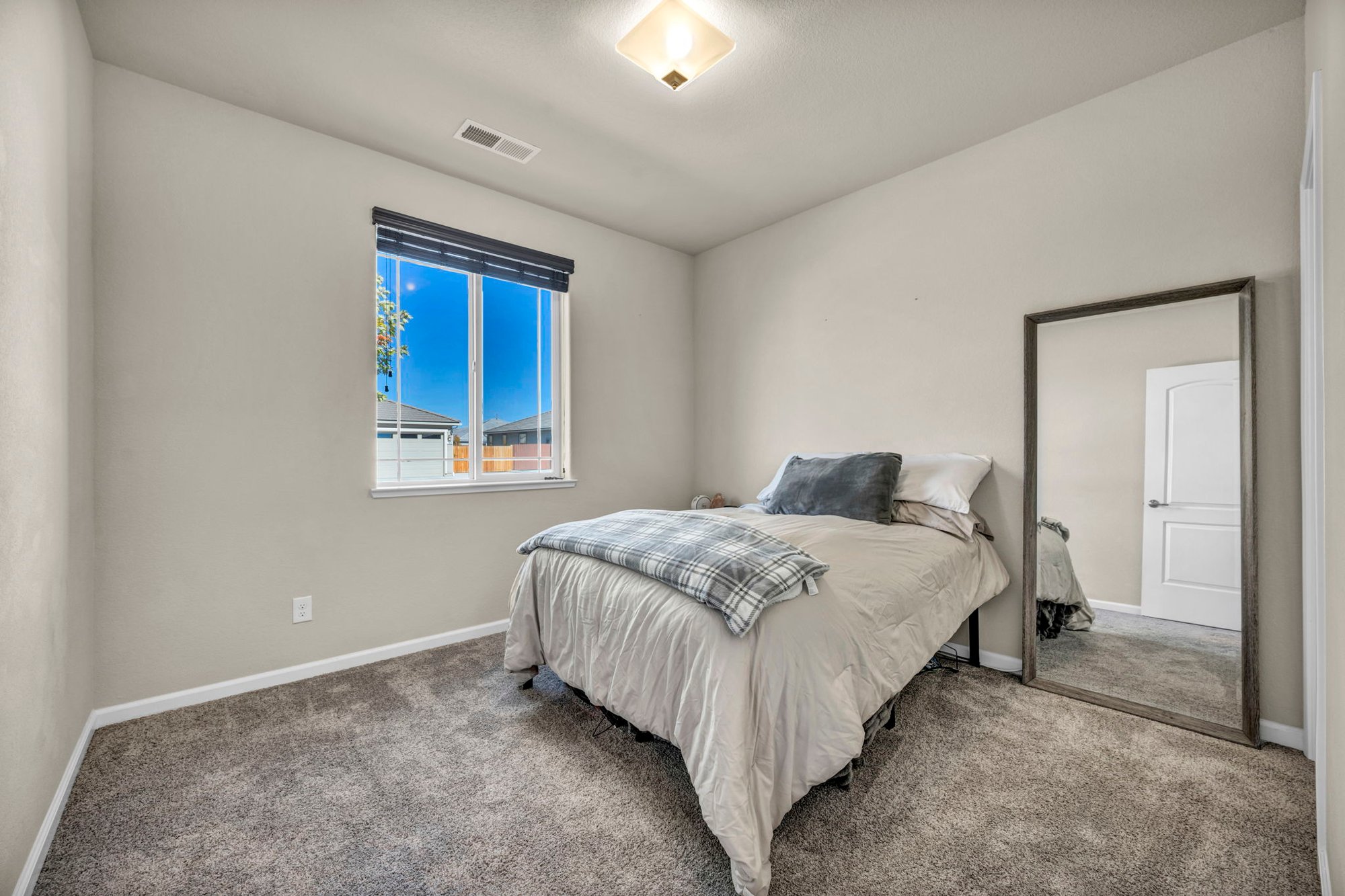 50-web-or-mls-1030-garden-pond-way