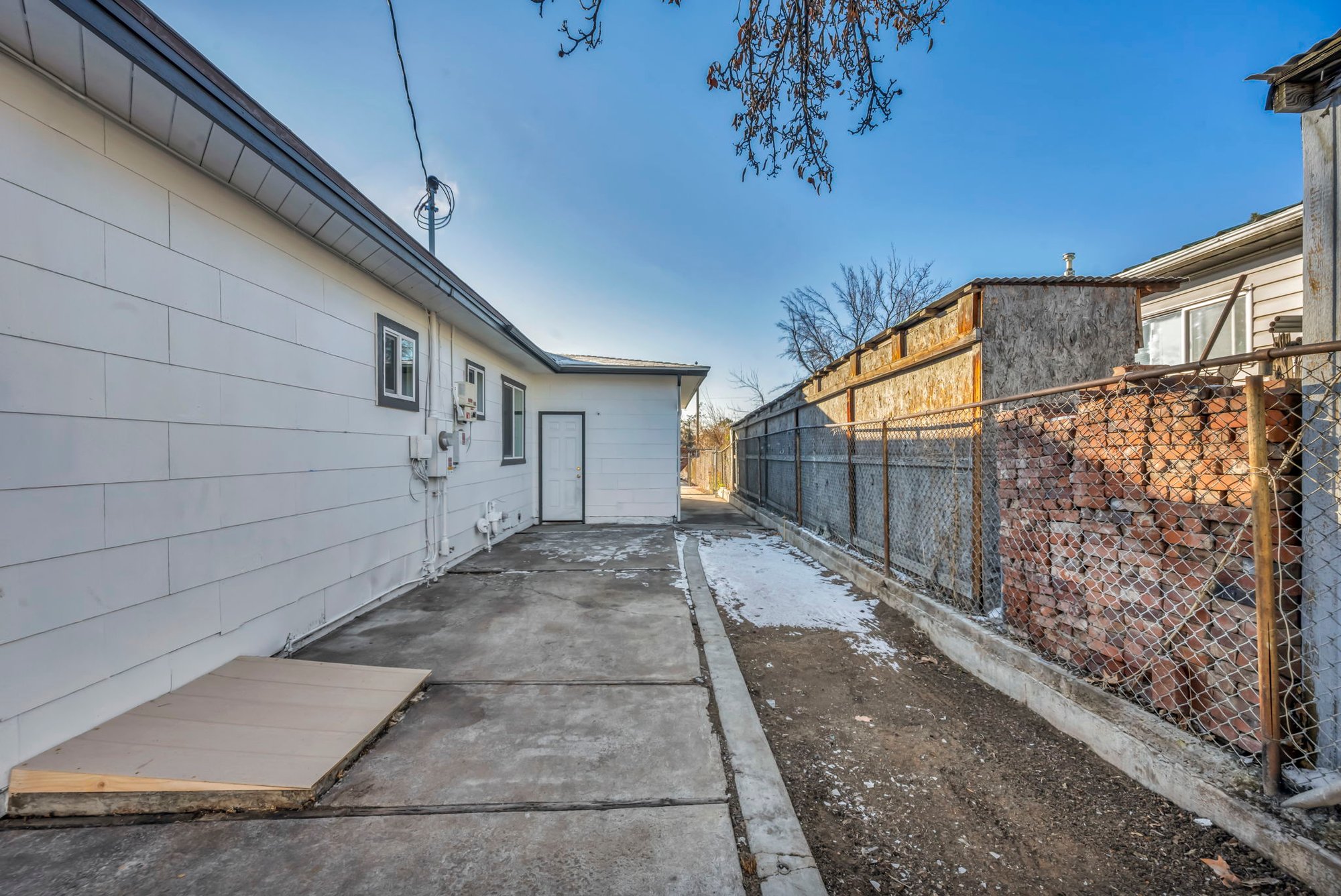 8-web-or-mls-1545-haddock-dr