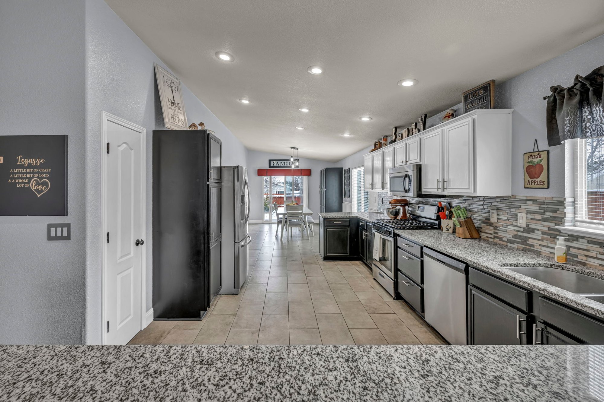 49-web-or-mls-18270-cedar-view-dr