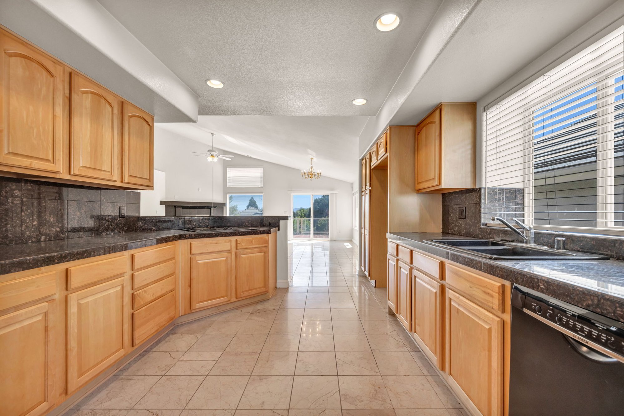 60-web-or-mls-6170-n-deer-meadows-ct