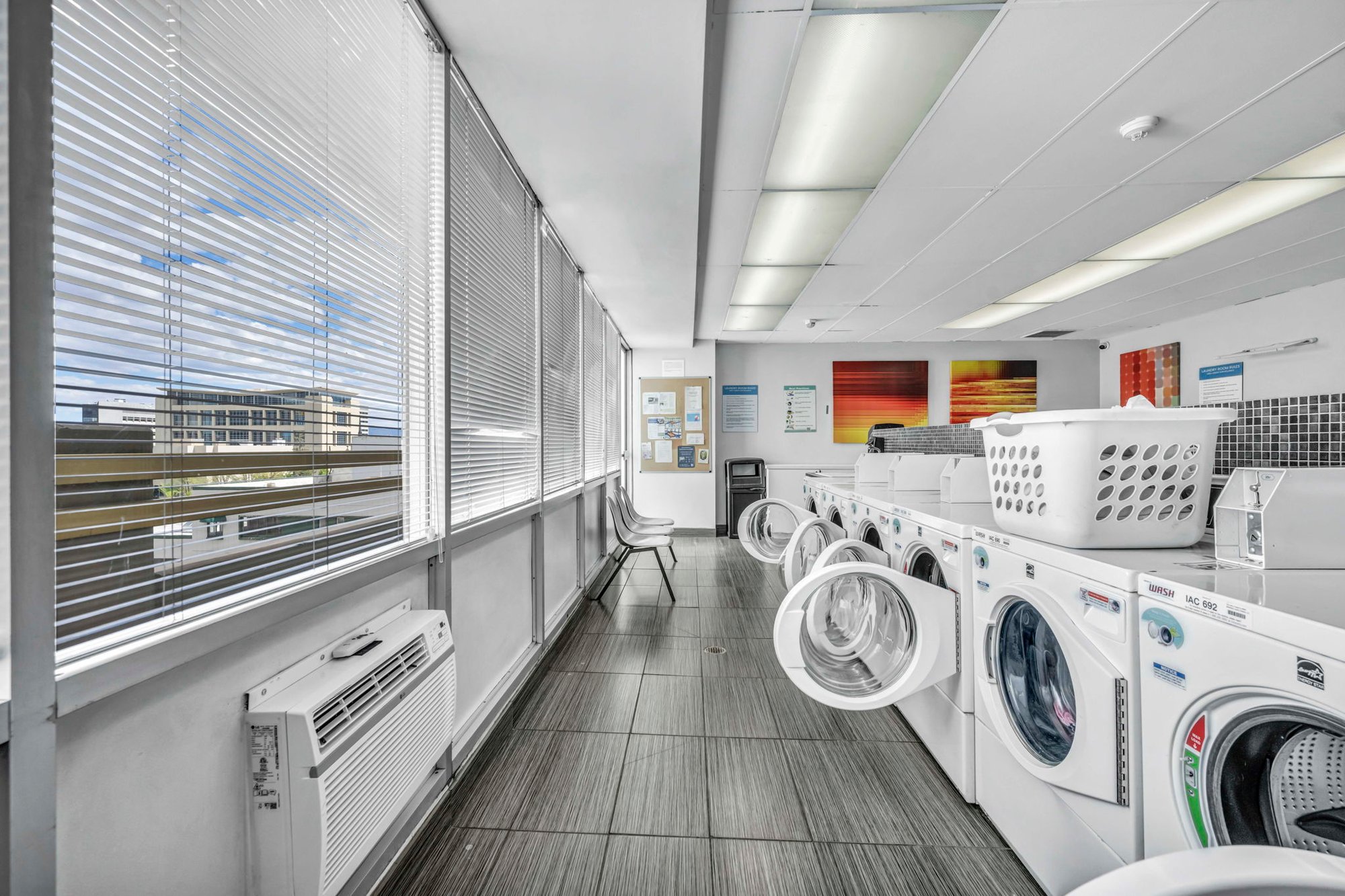 73-web-or-mls-100-n-arlington-ave-22-c