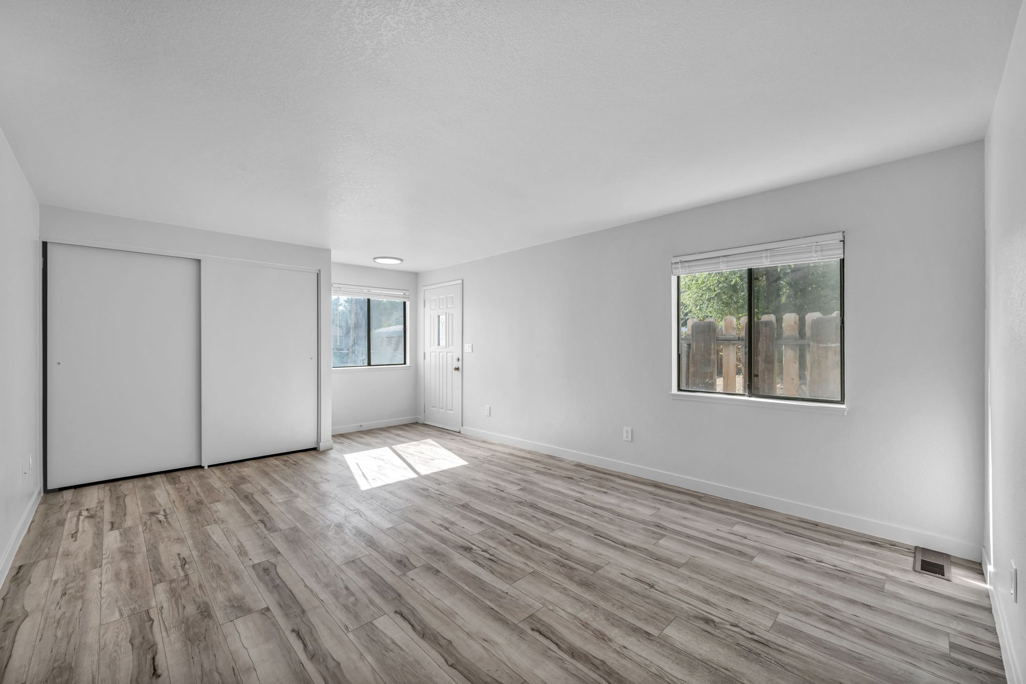 24-web-or-mls-737-16th-st